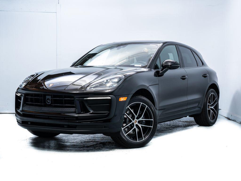2026 Porsche Macan -'s photo