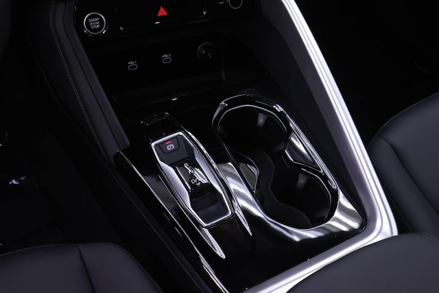 2025 Audi Q5 Premium - Photo 16