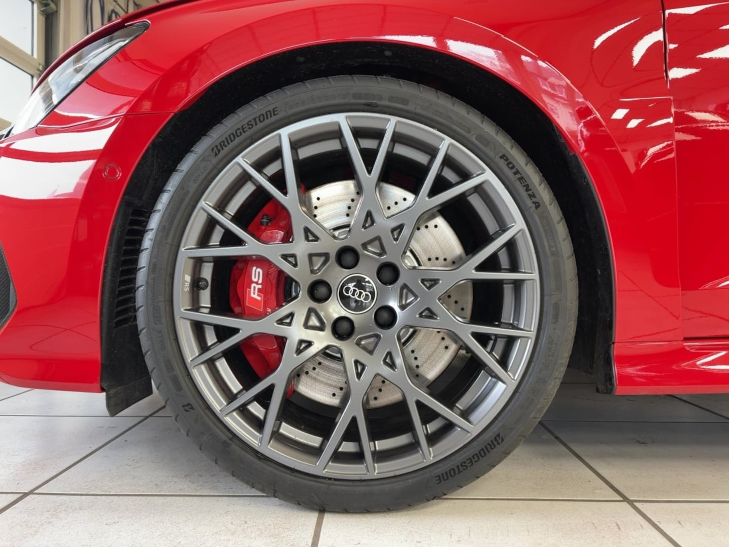Bild über Audi RS 3 Sportback TFSI quattro 294 kW S tronic - für weitere Informationen kontaktieren Sie den Audi Partner