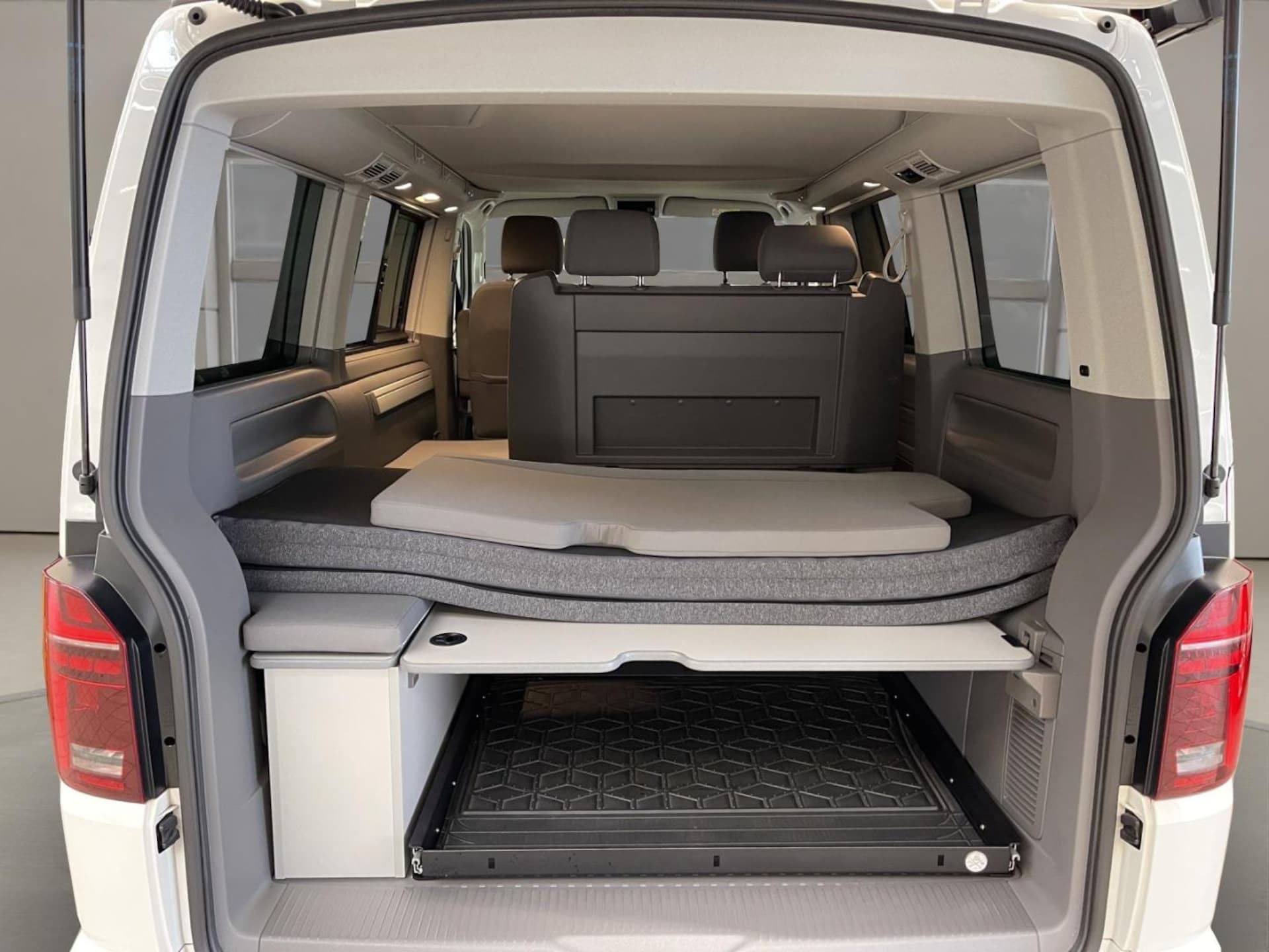Volkswagen T6.1 California Beach