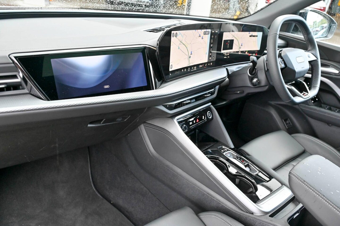Image about Audi Q5 SUV e-hybrid quattro S tronic