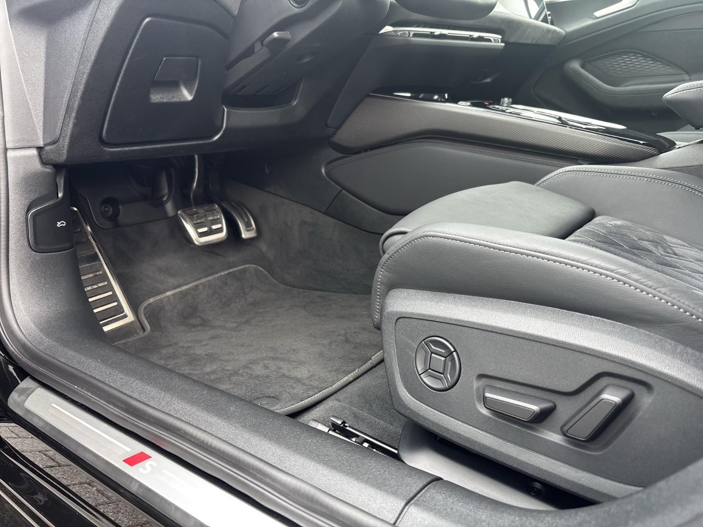 Bild über Audi A6 Limousine edition one TDI quattro 150 kW S tronic - für weitere Informationen kontaktieren Sie den Audi Partner