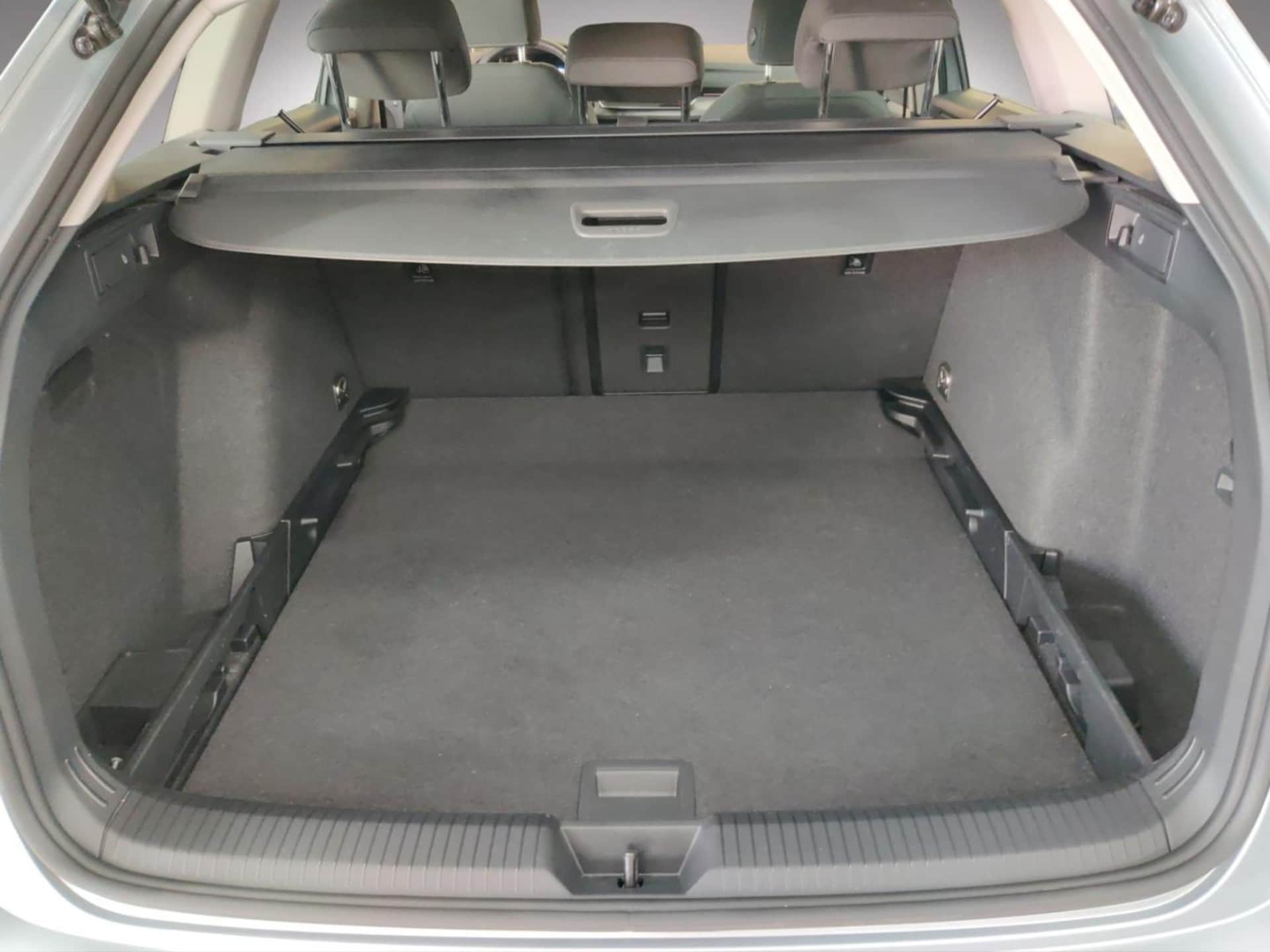 Volkswagen Golf Variant Life