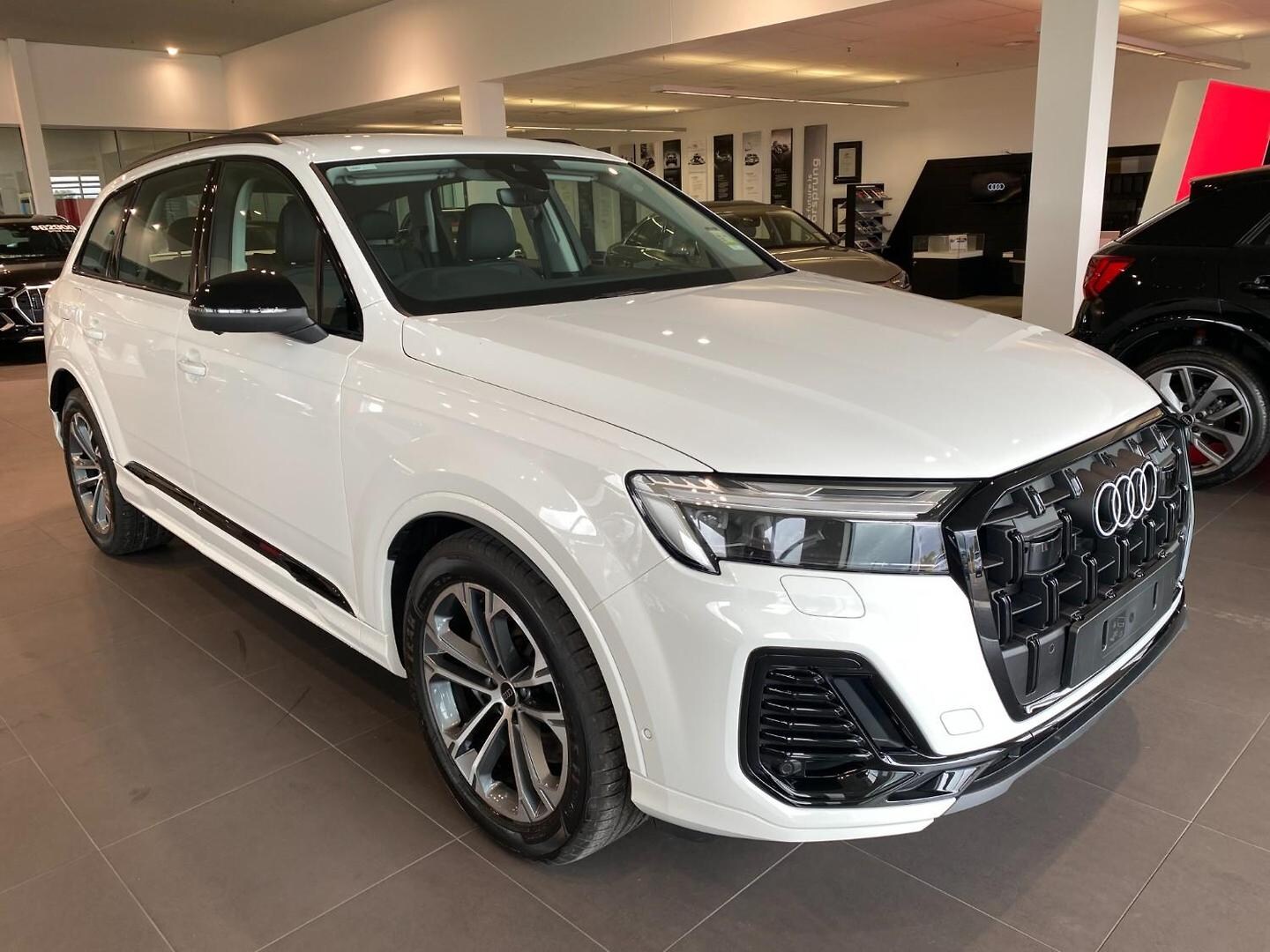 Image about Audi Q7 45 TDI quattro tiptronic