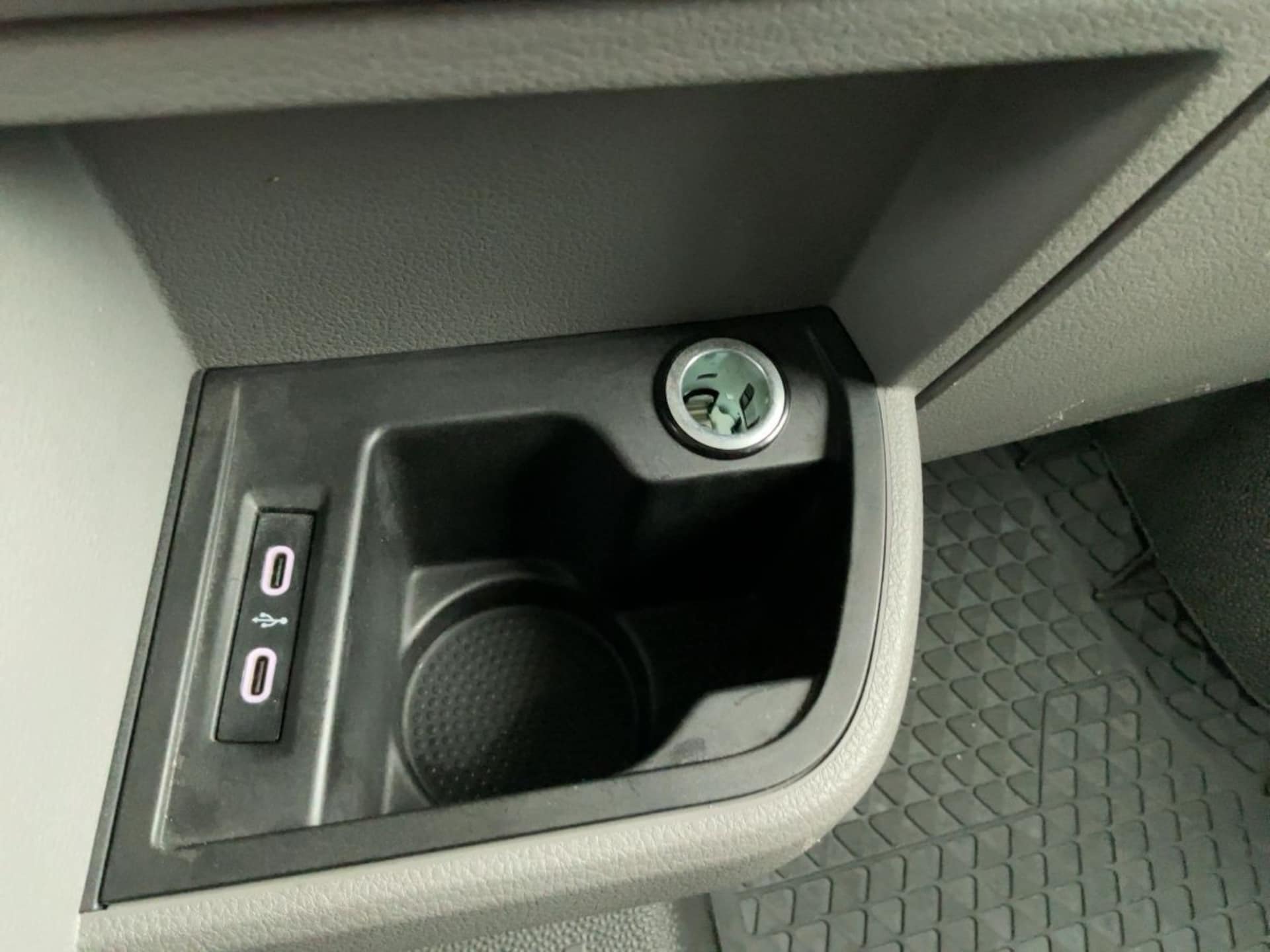 Volkswagen T6.1 Transporter Kasten kurzer Radstand