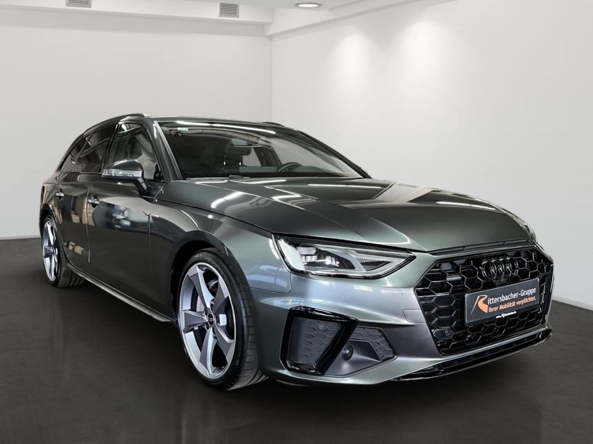 Audi A4 Avant S line