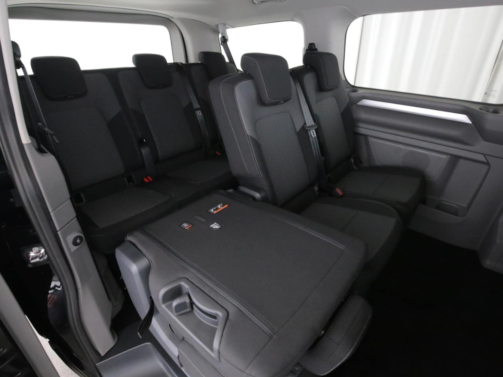 Volkswagen e-Caravelle Life