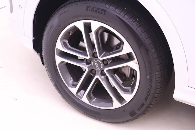 2025 Audi Q5 Premium - Photo 22