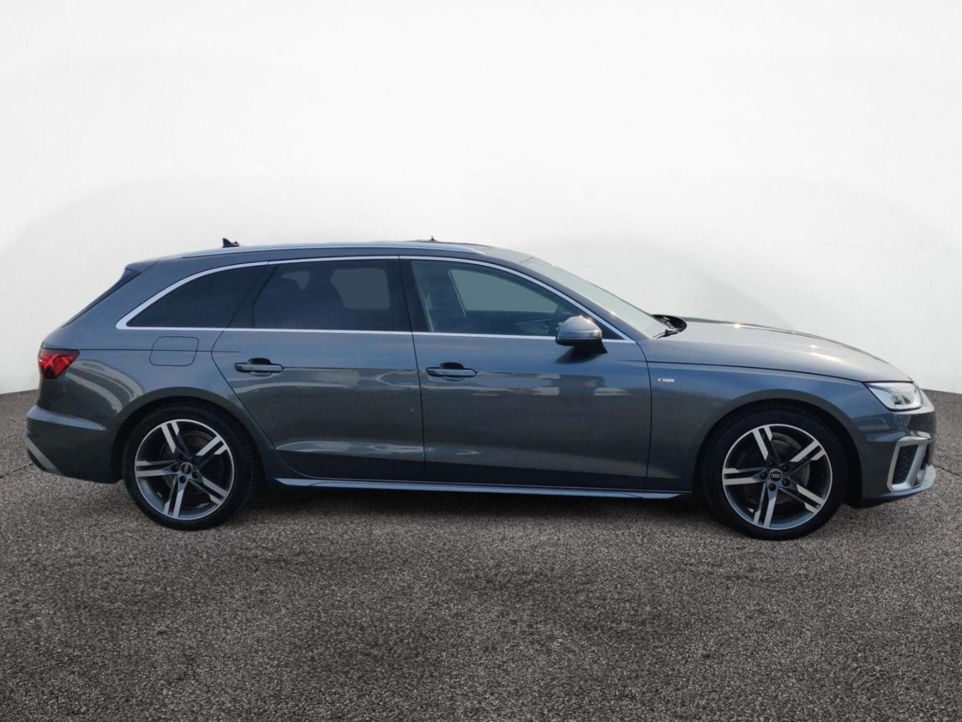 Audi A4 Avant S line