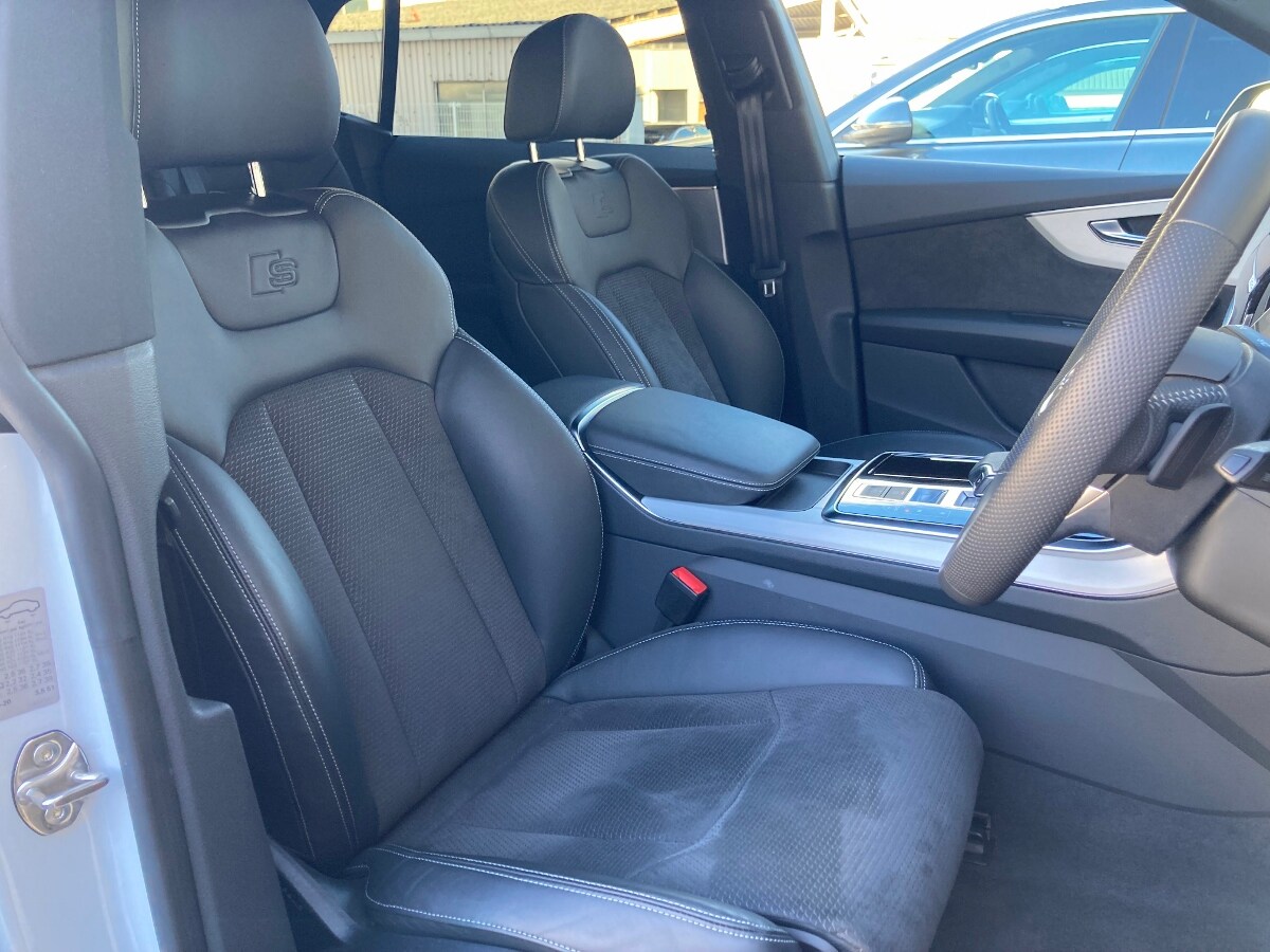 Image about Audi Q8 55 TFSI quattro debut package S line