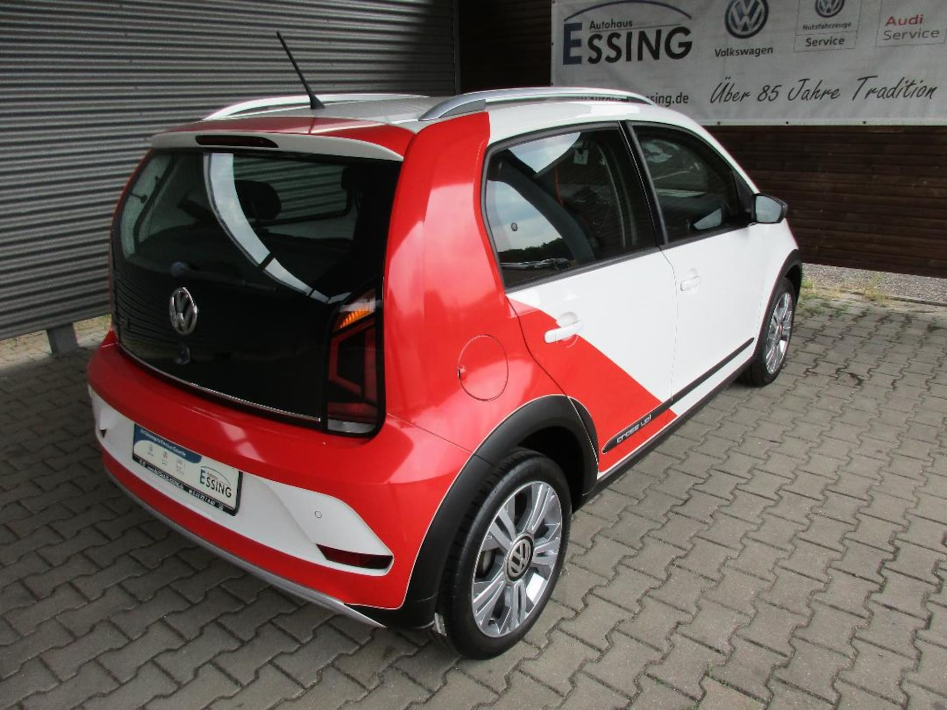 Volkswagen up! cross up!