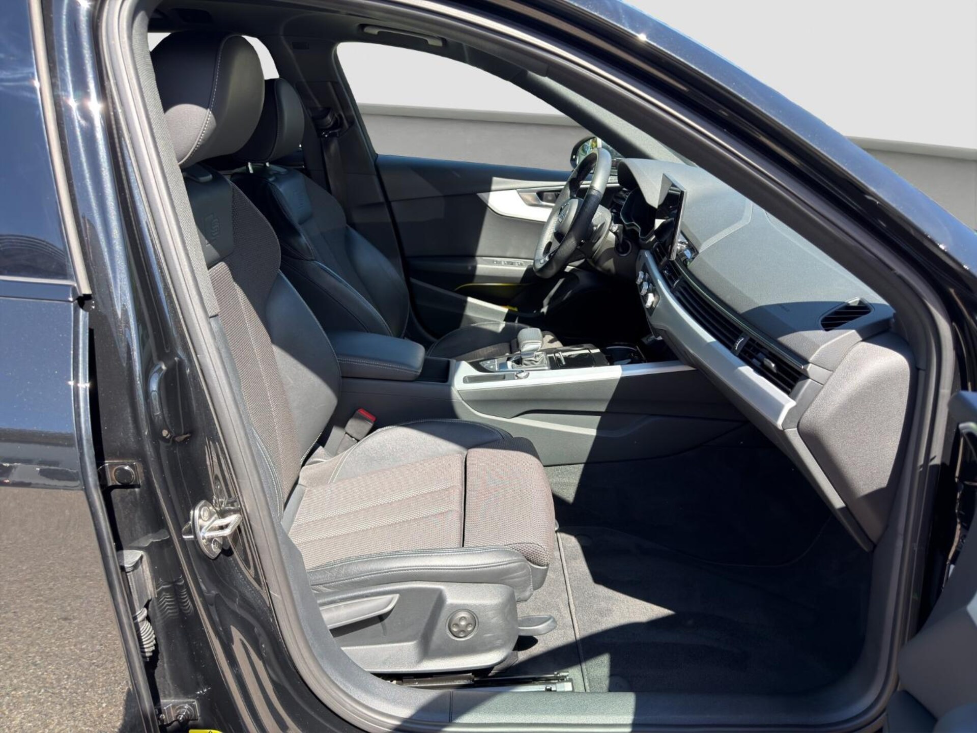 Audi A4 Avant S line