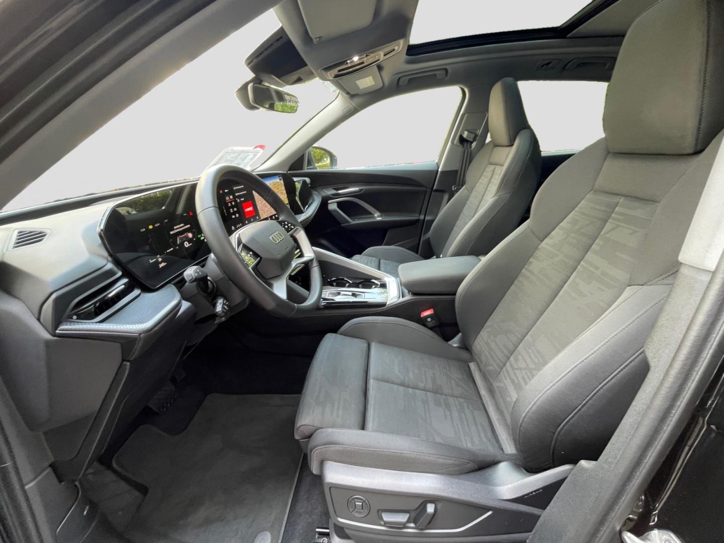 Bild über Audi Q5 SUV TDI quattro 150 kW S tronic - für weitere Informationen kontaktieren Sie den Audi Partner