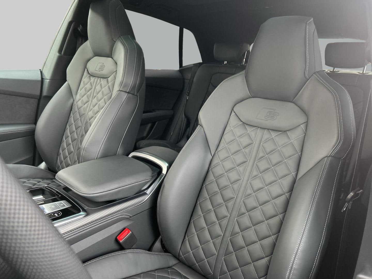 Bild über Audi Q8 SUV TFSI e S line business TFSI e quattro 360 kW tiptronic - für weitere Informationen kontaktieren Sie den Audi Partner