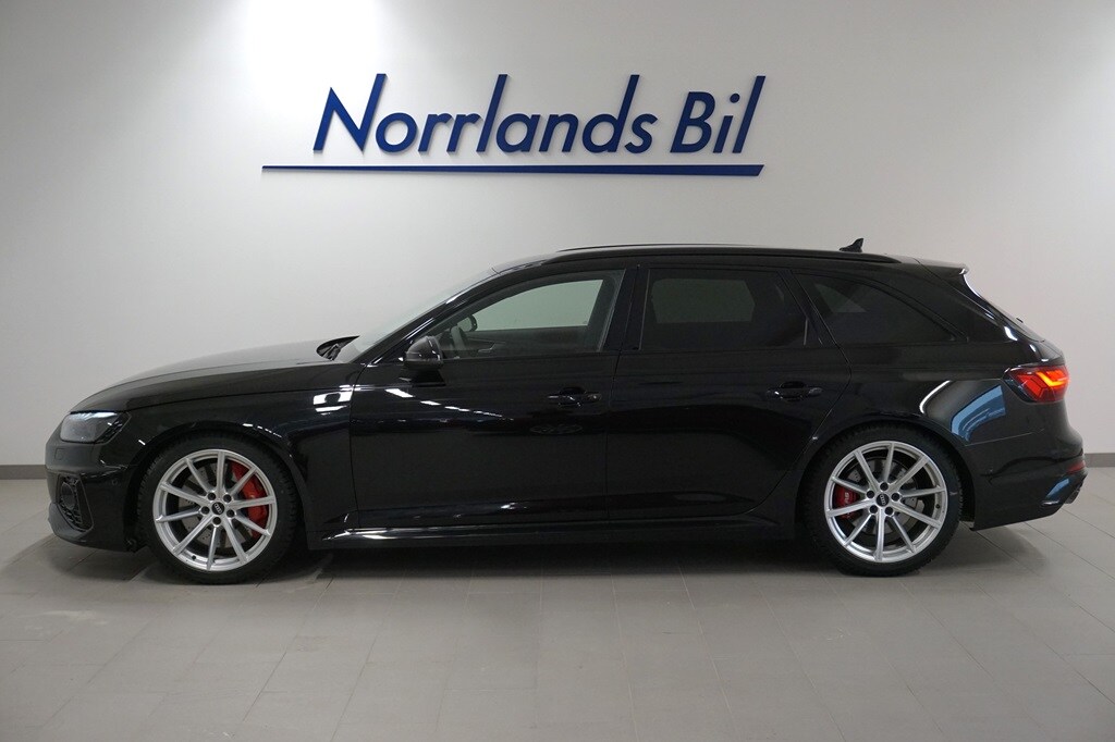 Bild som visar&nbsp;Audi RS 4 Avant&nbsp;RS 4 Avant 450 hk tiptronic - för mer information kontakta din Audi Partner