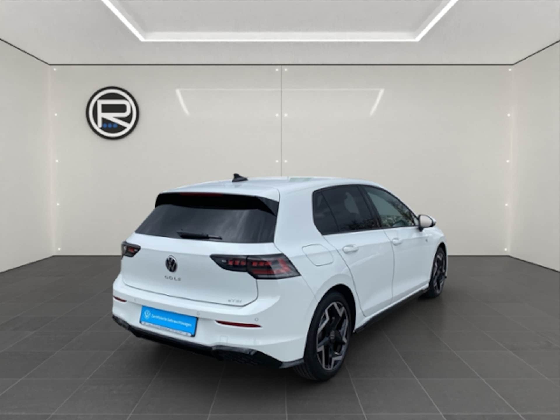 Volkswagen Golf R-Line