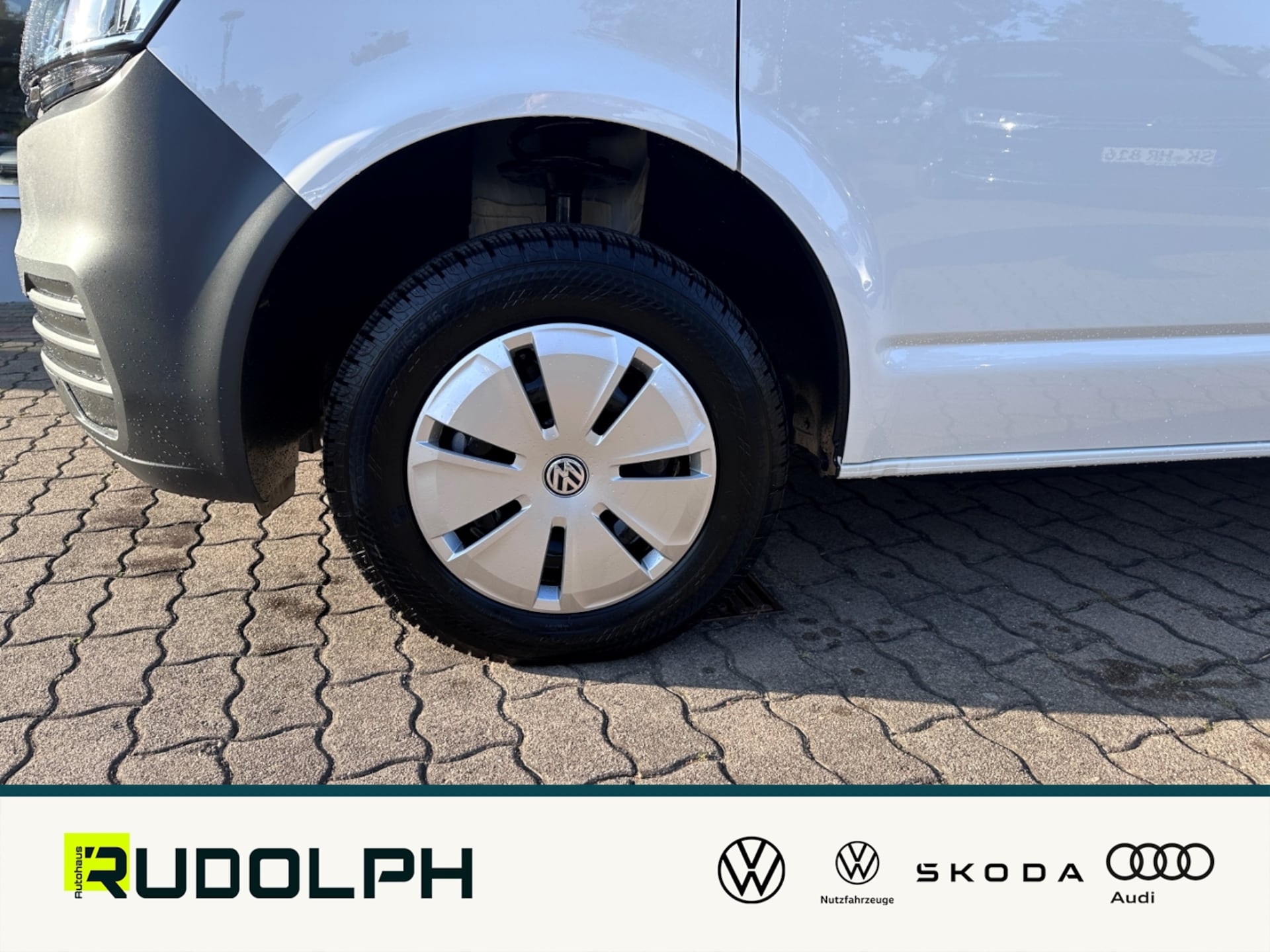 Volkswagen T6.1 Transporter Kombi langer Radstand