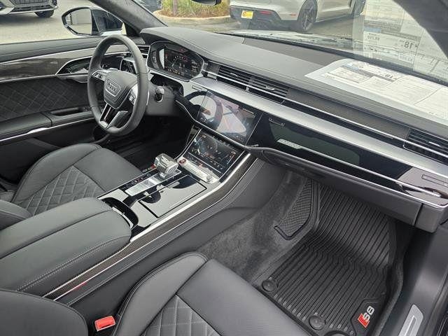 2025 Audi S8 Base - Photo 18