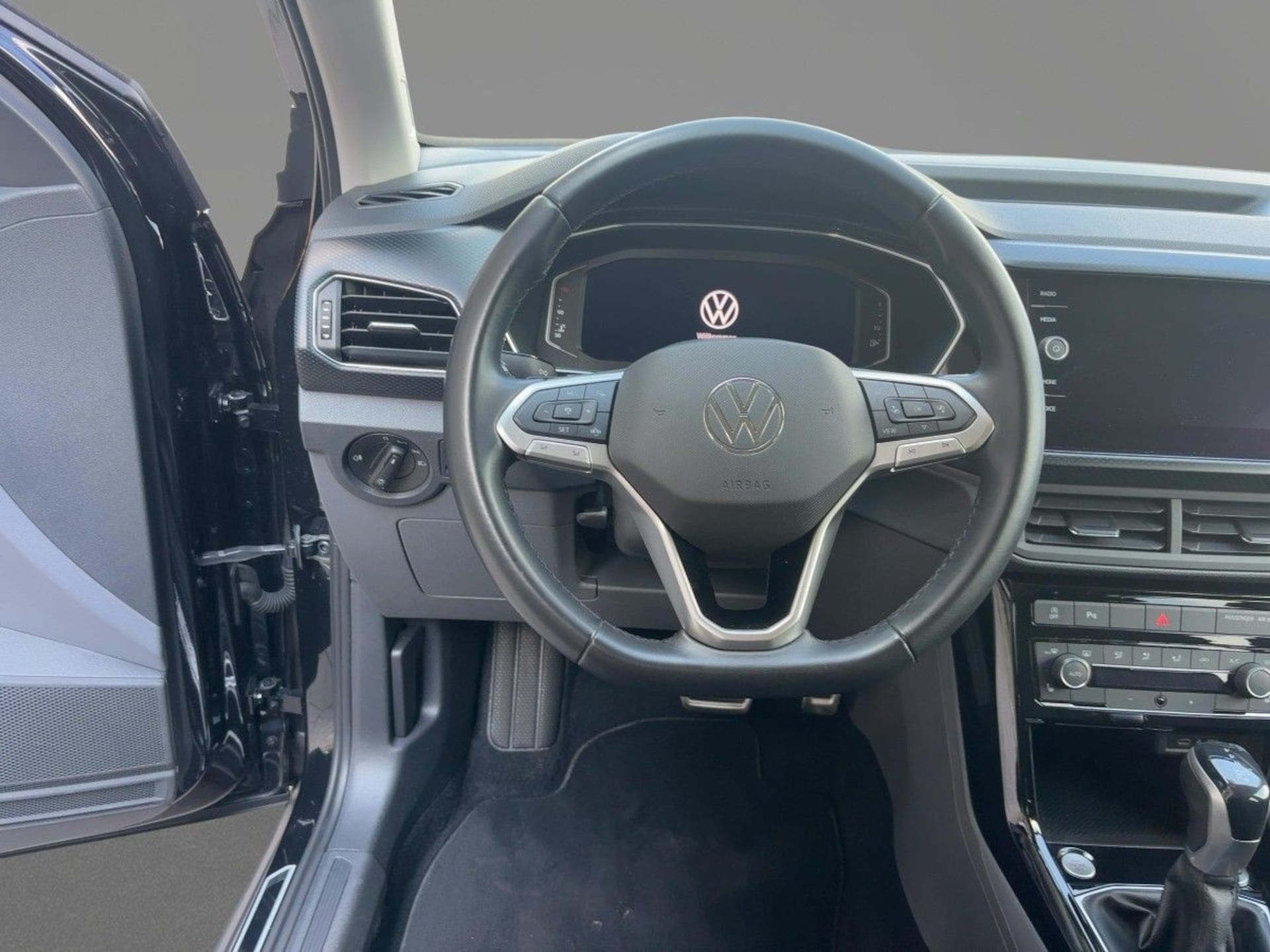 Volkswagen T-Cross United