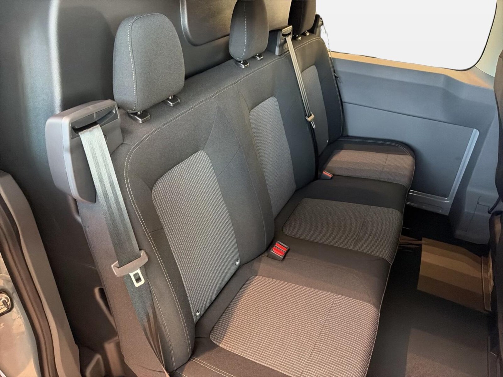 Volkswagen Transporter Kasten langer Radstand – Bild 11