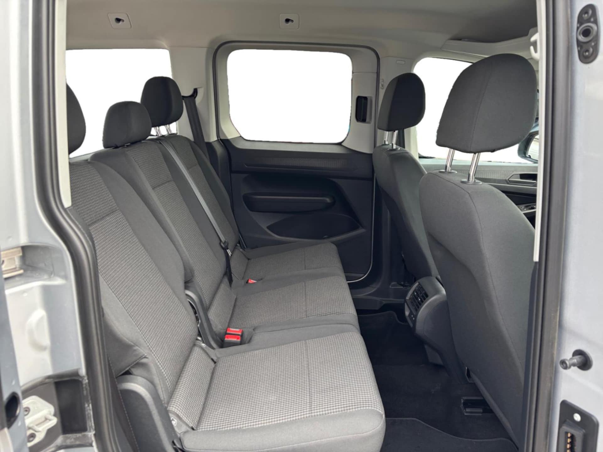 Volkswagen Caddy Basis-Modell