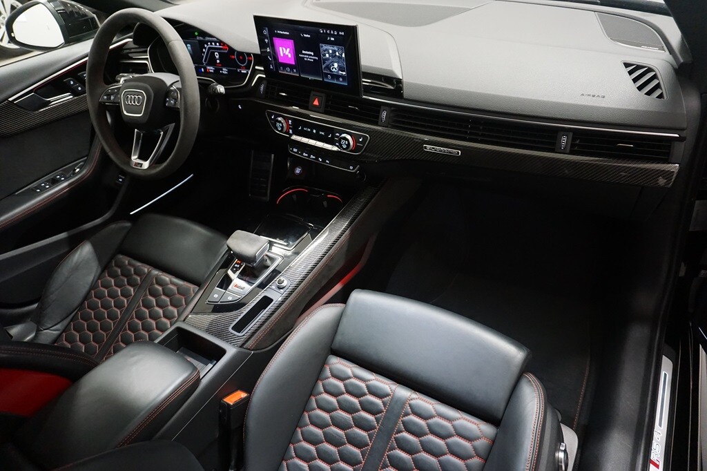 Bild som visar&nbsp;Audi RS 4 Avant&nbsp;RS 4 Avant 450 hk tiptronic - för mer information kontakta din Audi Partner