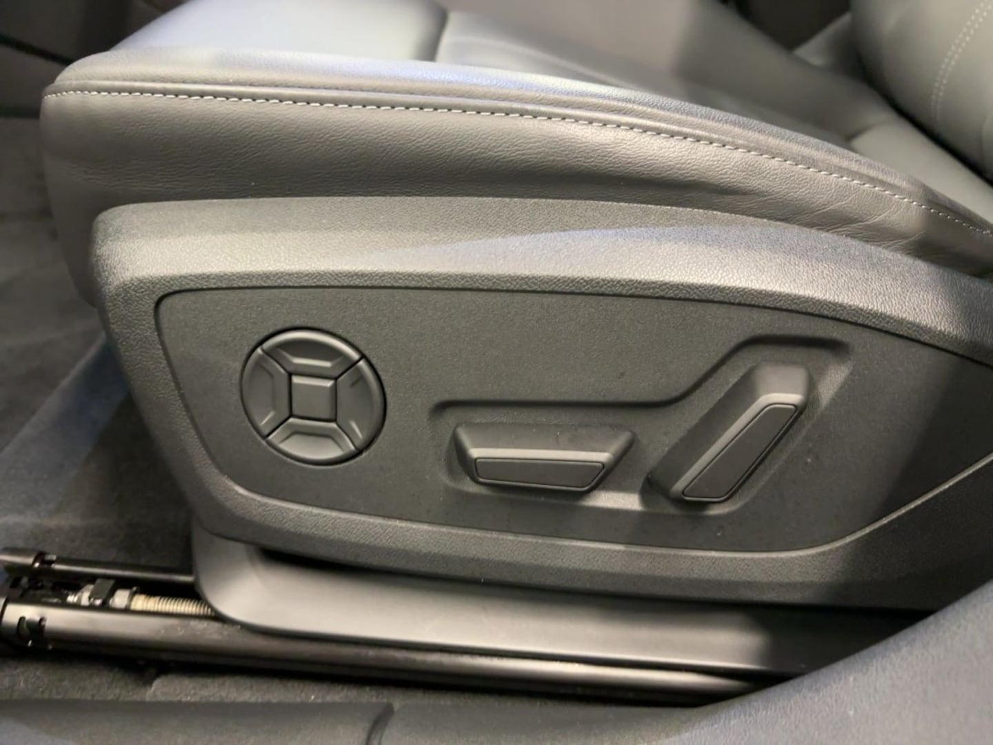 Bild über Audi A6 Sportback e-tron e-tron performance - für weitere Informationen kontaktieren Sie den Audi Partner