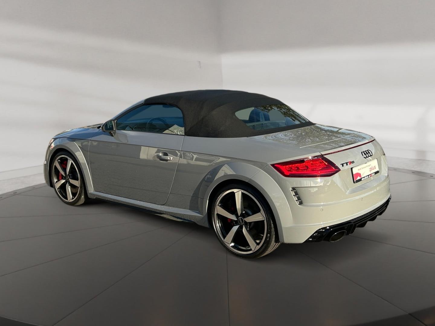 Bild über Audi TT RS Roadster TFSI quattro S tronic - für weitere Informationen kontaktieren Sie den Audi Partner