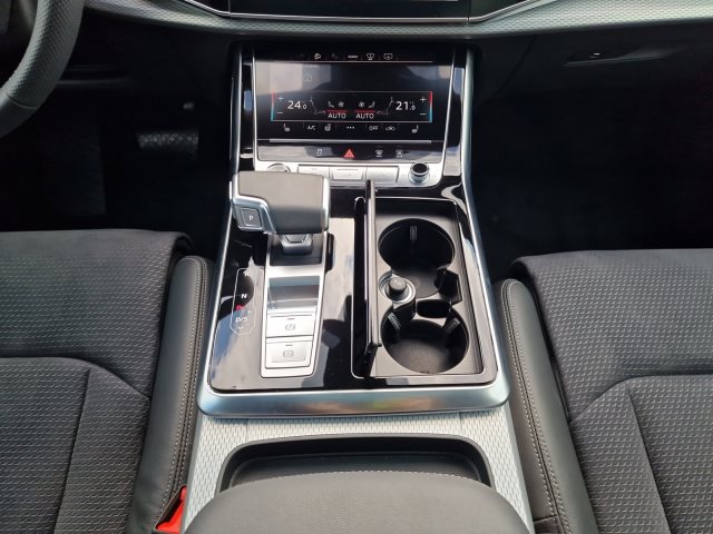 Image about Audi Q7 SUV TFSI e S line 55 TFSI e quattro tiptronic
