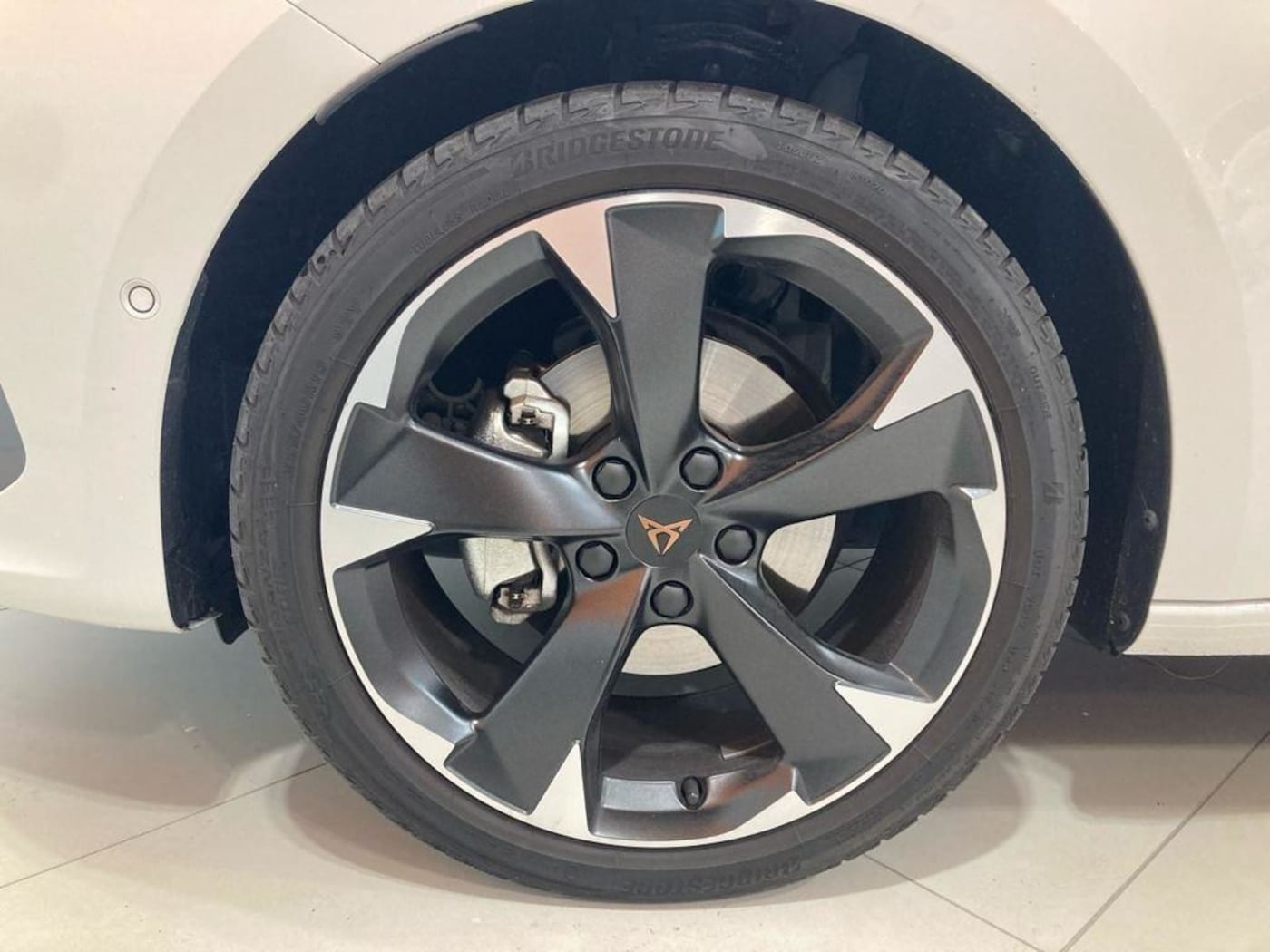 CUPRA Leon Sportstourer 1.5 eTSI DSG 110 kW (150 CV) — photo 8