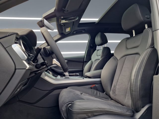 Image about Audi Q7 SUV TFSI e S line 55 TFSI e quattro tiptronic