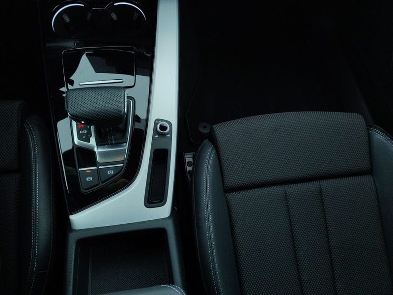 Image about Audi A4 Avant S line edition 40 TDI quattro 150 kW (204 CV) S tronic
