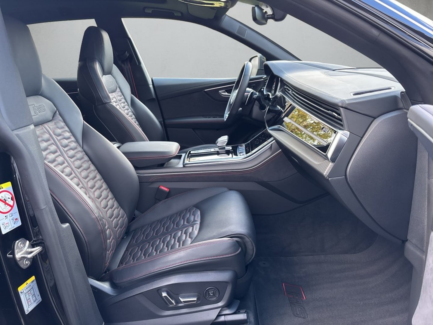 Bild über Audi RS Q8 SUV TFSI quattro tiptronic - für weitere Informationen kontaktieren Sie den Audi Partner