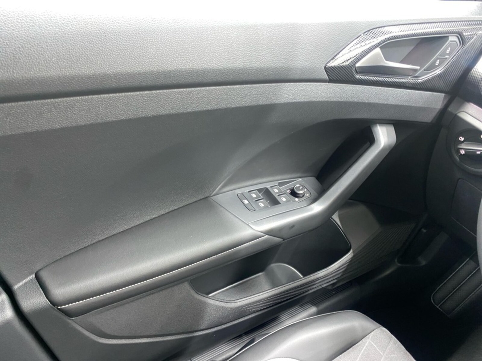 Volkswagen T-Cross – Bild 12