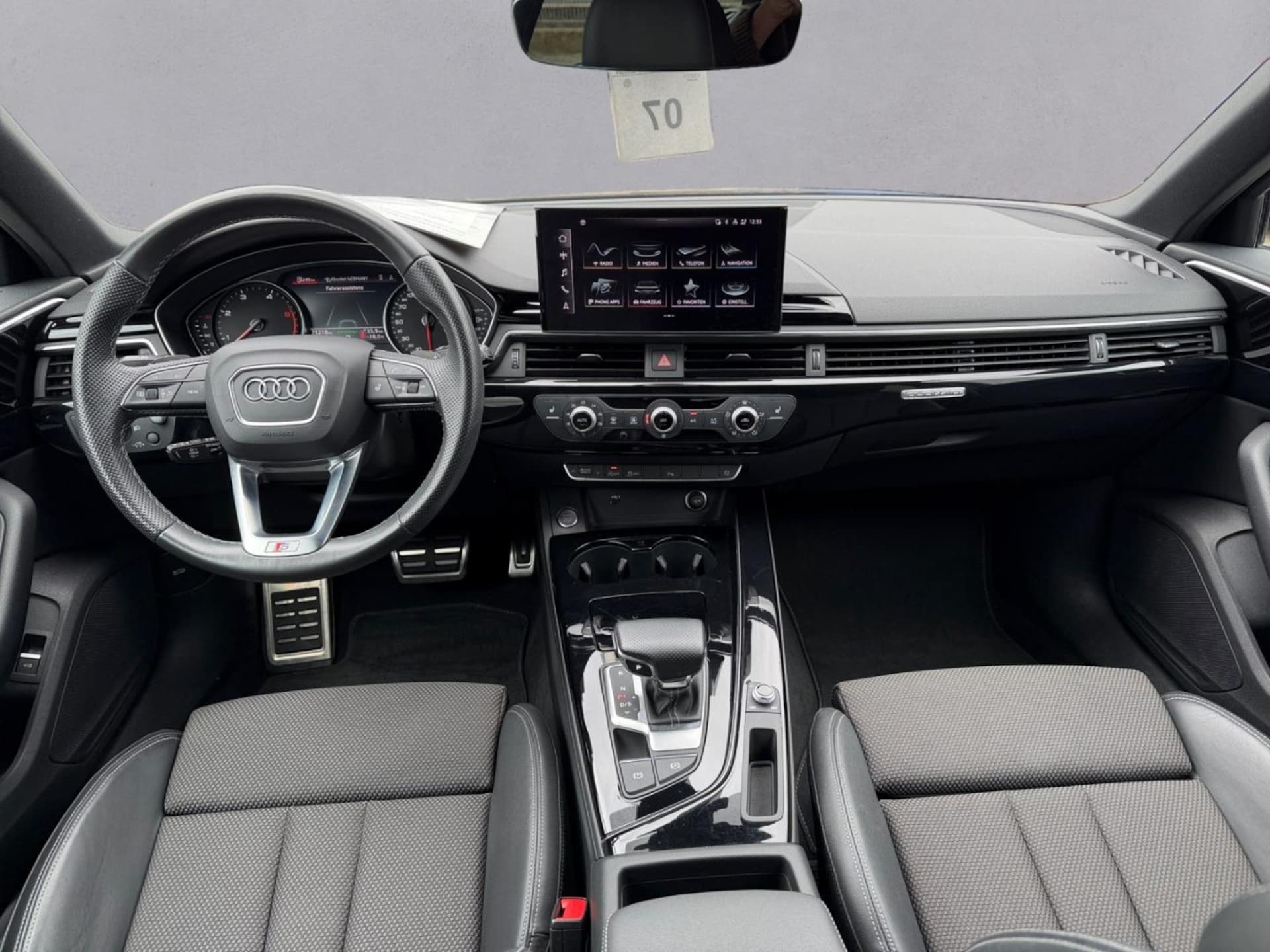 Audi A4 Avant S line