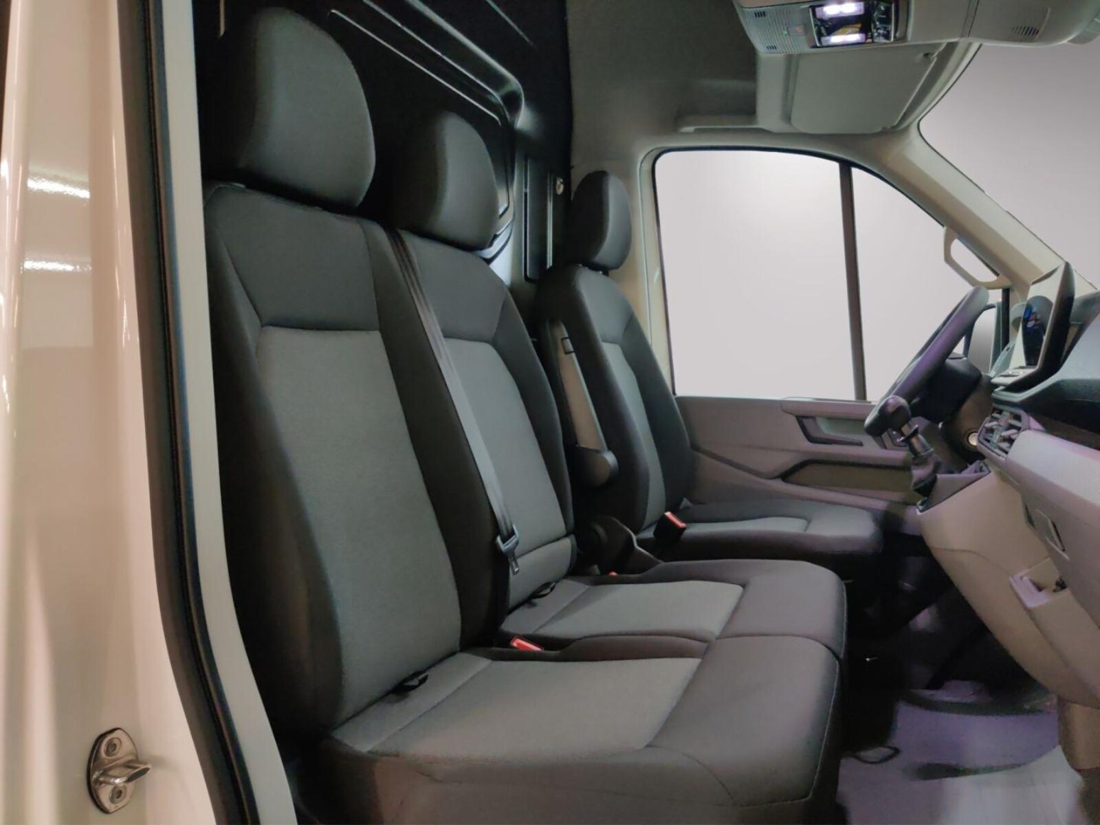 Volkswagen Crafter Kasten mittlerer Radstand – Bild 12