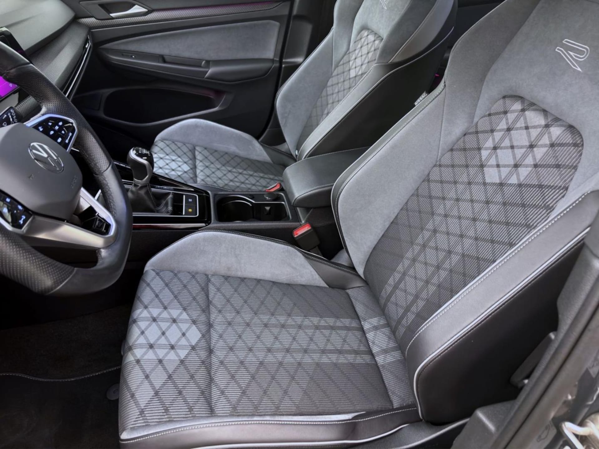 Volkswagen Golf R-Line