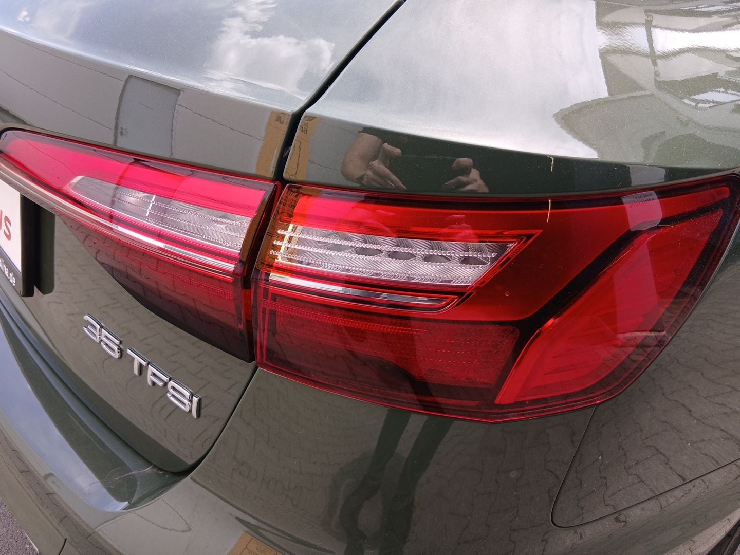 Bild über Audi A4 Avant advanced 35 TFSI S tronic - für weitere Informationen kontaktieren Sie den Audi Partner