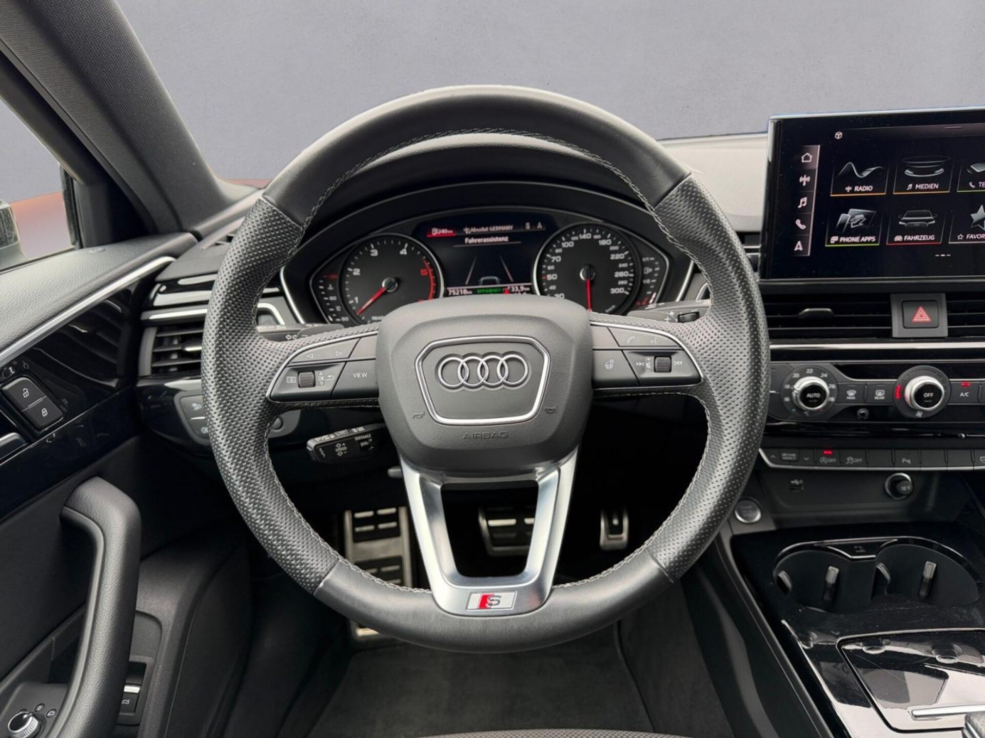 Audi A4 Avant S line