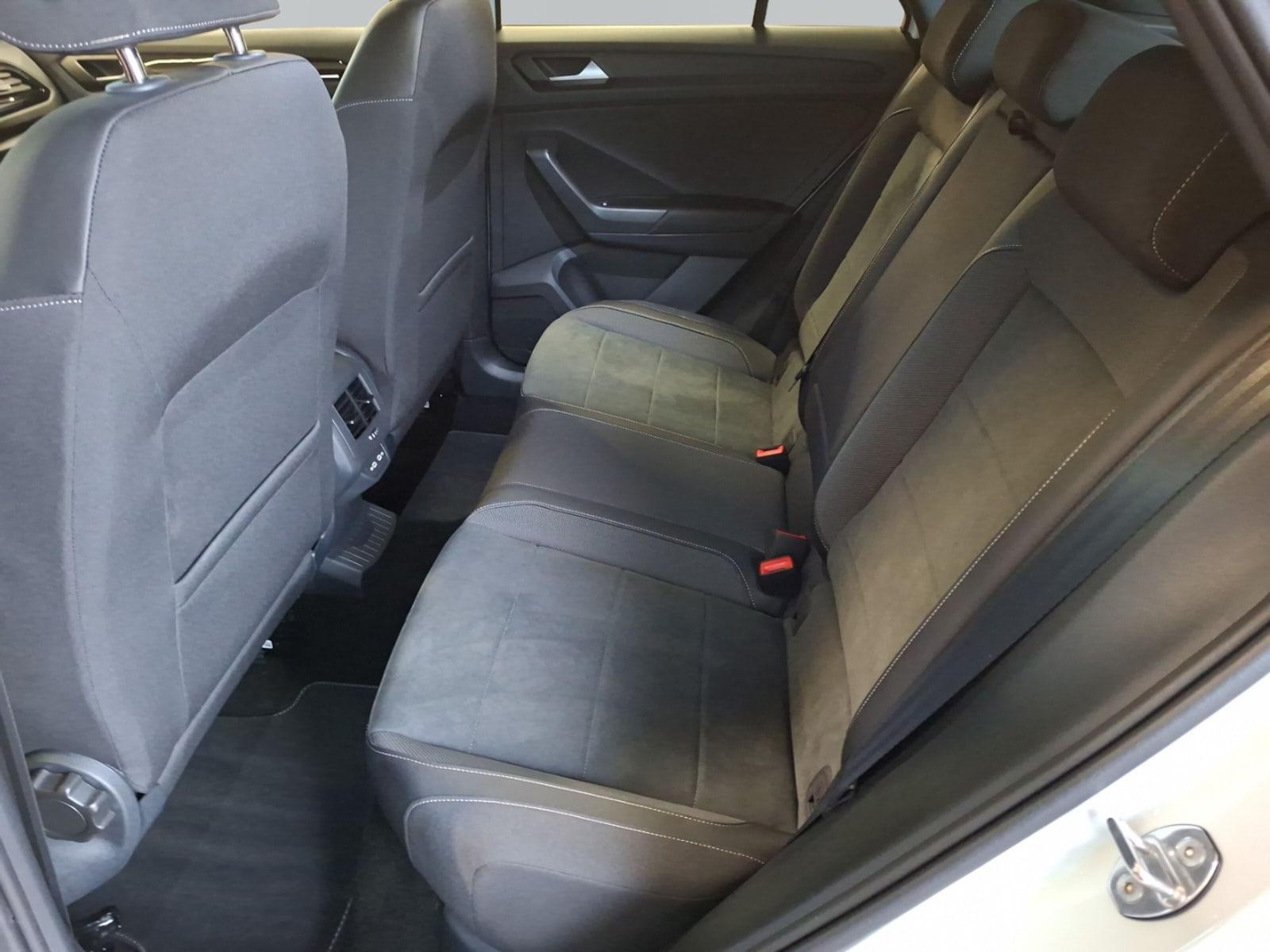 Volkswagen T-Roc – Bild 12