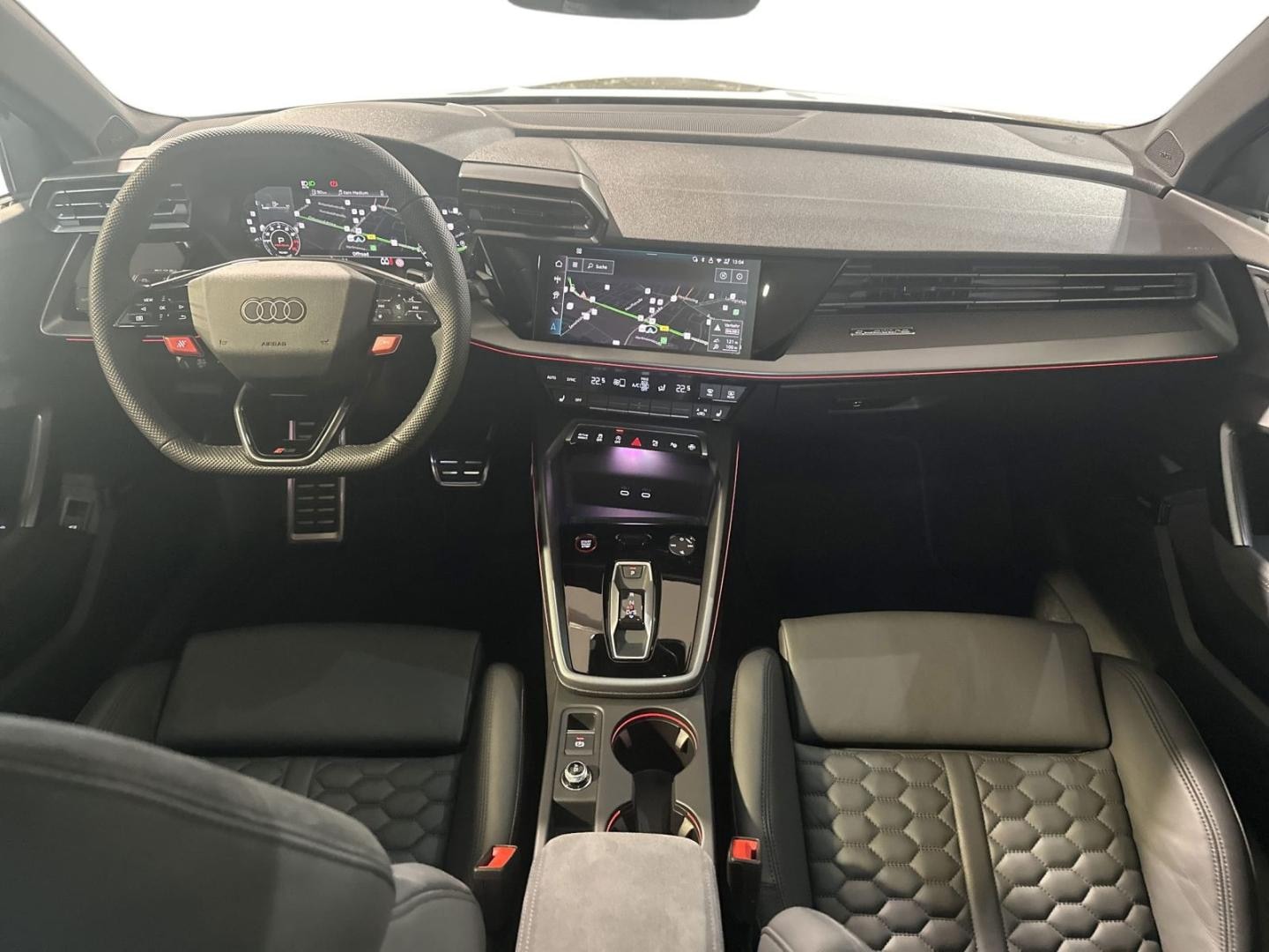Bild über Audi RS 3 Sportback TFSI quattro 294 kW S tronic - für weitere Informationen kontaktieren Sie den Audi Partner