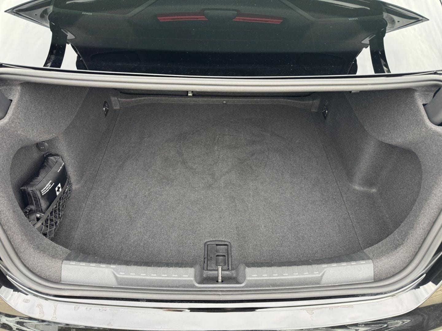 Bild über Audi A3 Limousine S line 35 TFSI Schaltgetriebe - für weitere Informationen kontaktieren Sie den Audi Partner