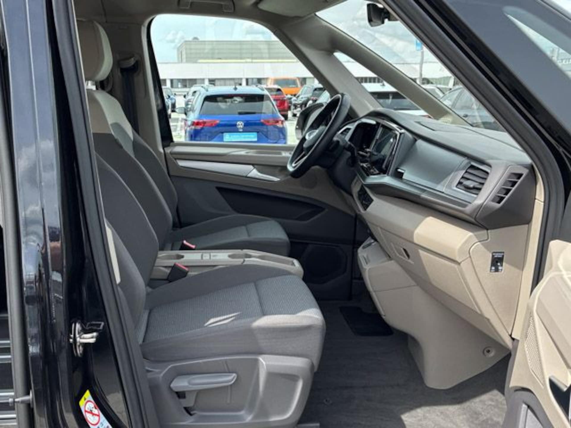 Volkswagen Multivan Basis-Modell