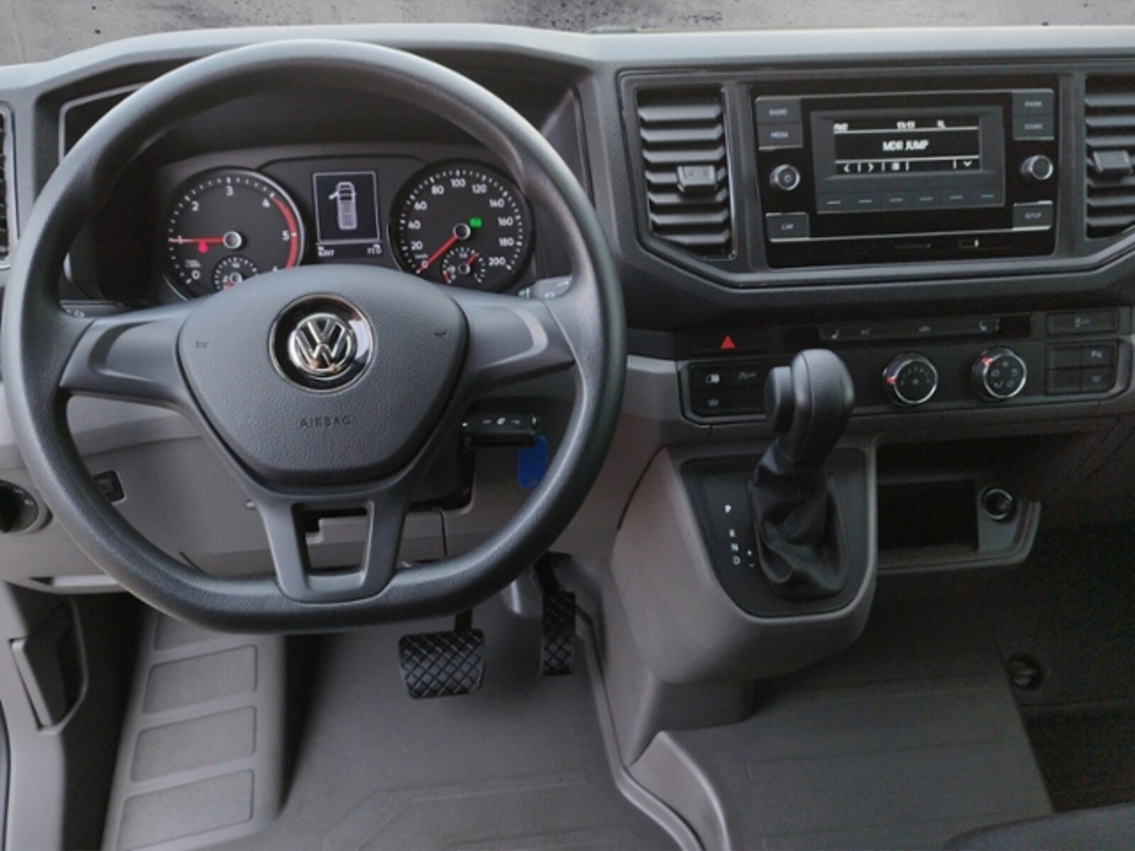 Volkswagen Crafter Kasten mittlerer Radstand – Bild 9