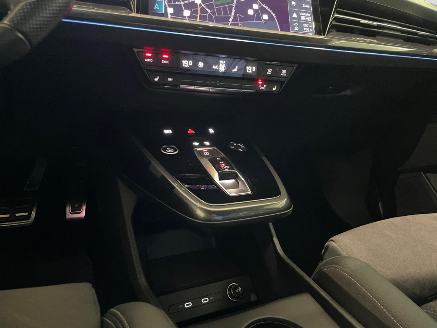 Bild über Audi Q4 Sportback e-tron 40 e-tron - für weitere Informationen kontaktieren Sie den Audi Partner