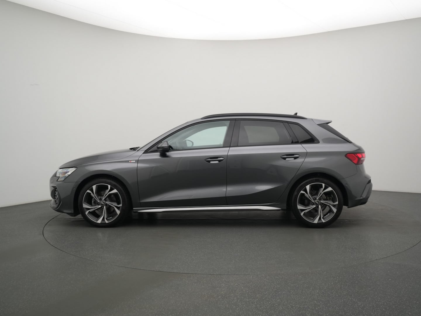 Bild über Audi A3 Sportback S line 30 TDI Schaltgetriebe - für weitere Informationen kontaktieren Sie den Audi Partner