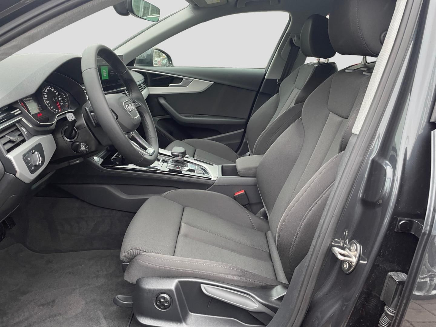 Bild über Audi A4 Limousine advanced 30 TDI S tronic - für weitere Informationen kontaktieren Sie den Audi Partner