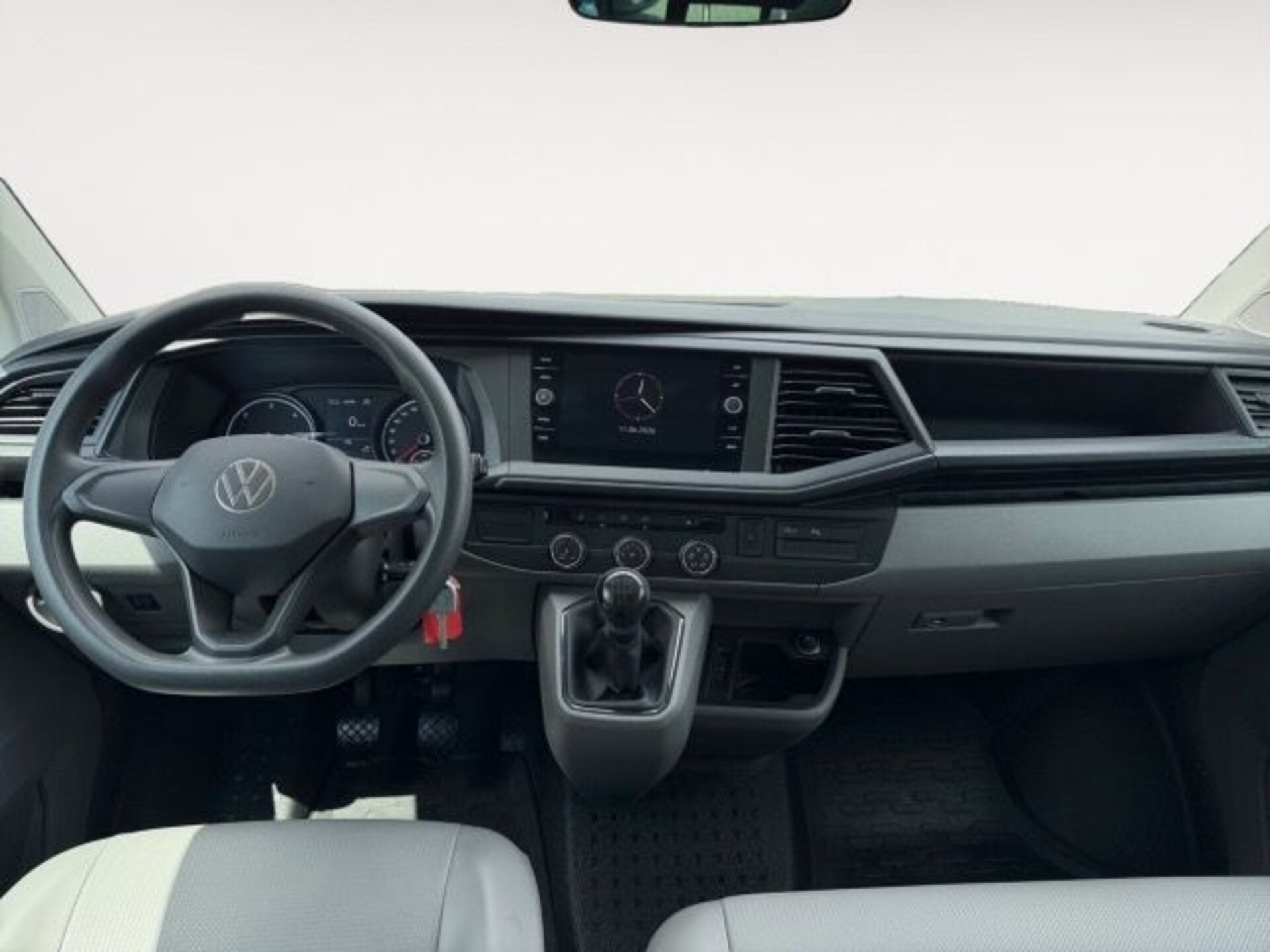 Volkswagen T6.1 Transporter Kombi kurzer Radstand