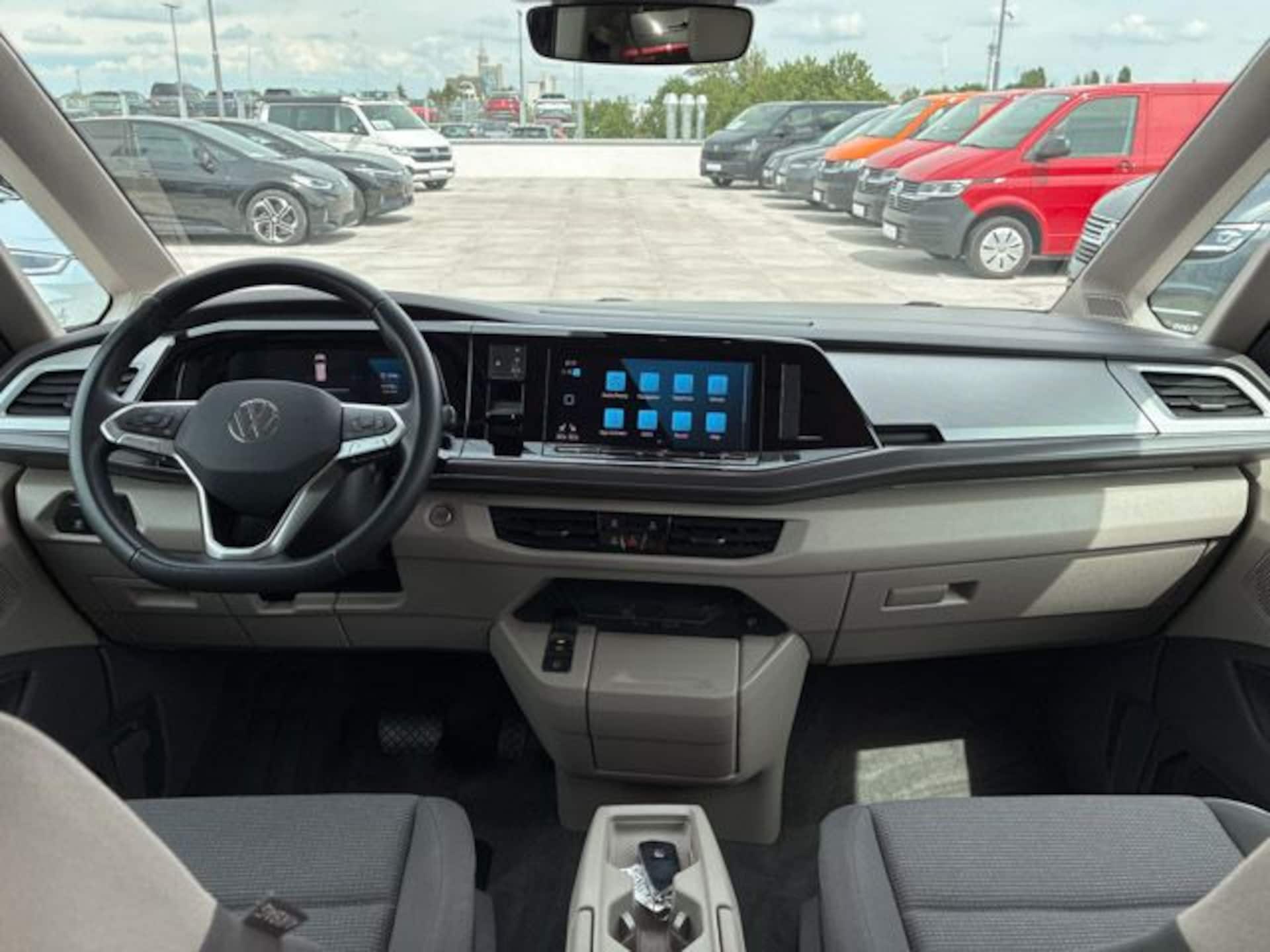 Volkswagen Multivan Basis-Modell