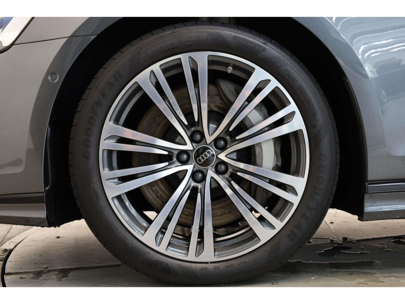 Audi A8 – Bild 8